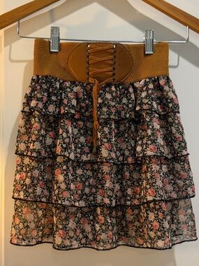 Piazza Italia Women’s Small Floral Tiered Ruffle Mini Skirt Stretch Waist Boho
